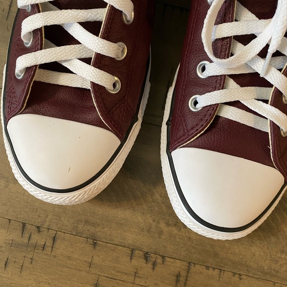 ⭐️ SOLD ⭐️ CONVERSE Leather Hi Top Sneakers M10 - Picture 4 of 10